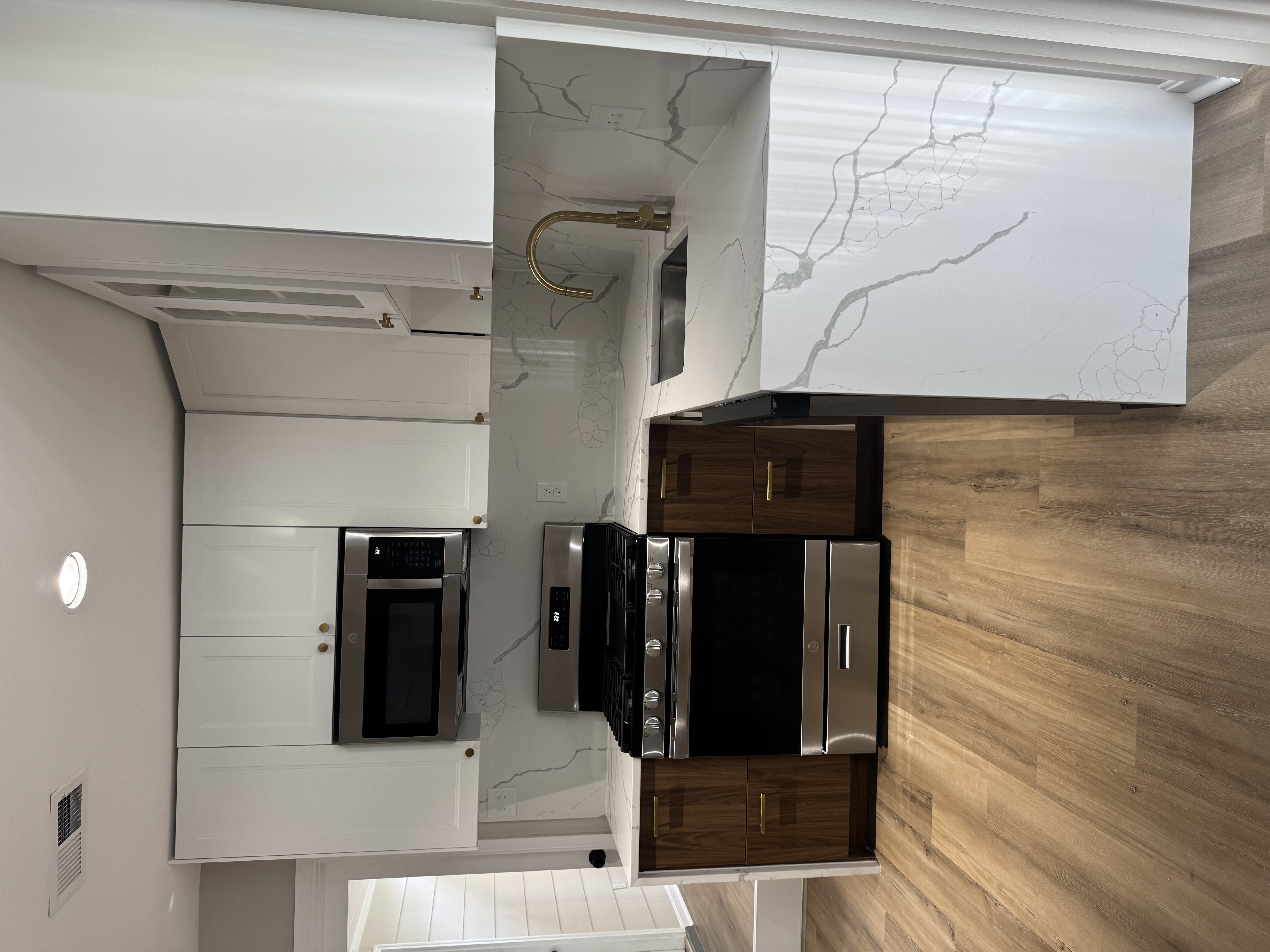 Calacatta Laza Project - Premium product showcase