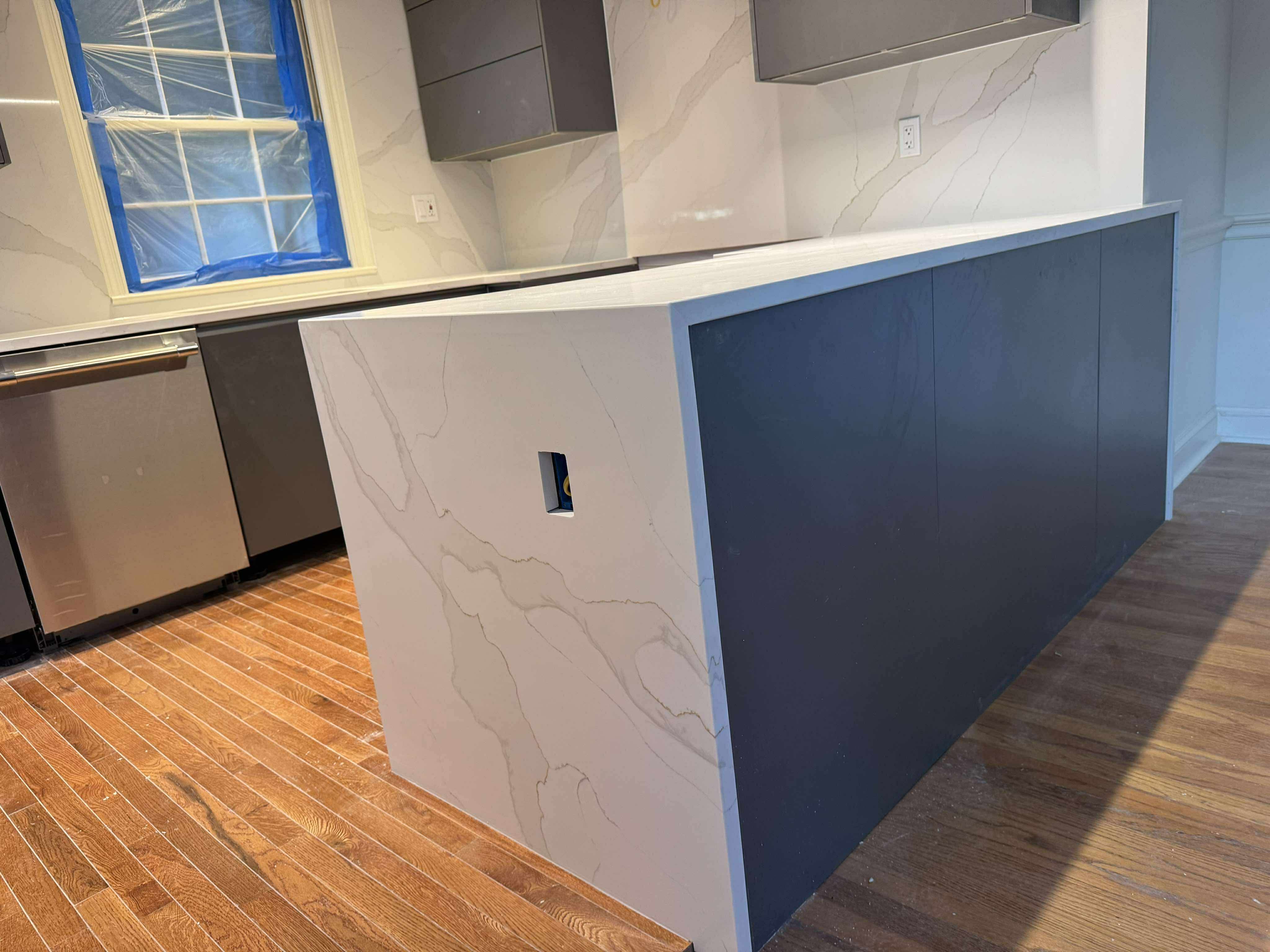 Calacatta Gold String Project - Gallery project by Lux Cabinets & Stones